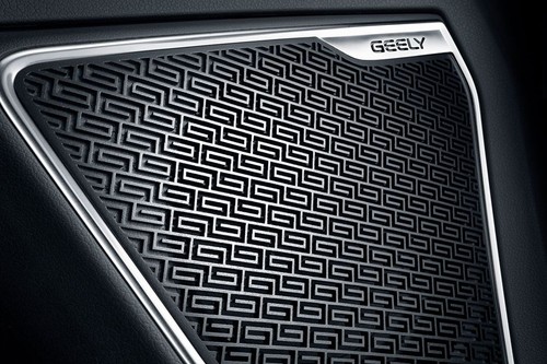 Speakers View of Geely Emgrand X7 Sport