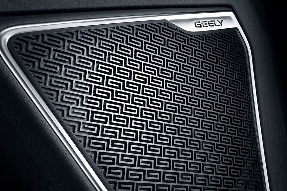 Speakers View of Geely Emgrand X7 Sport