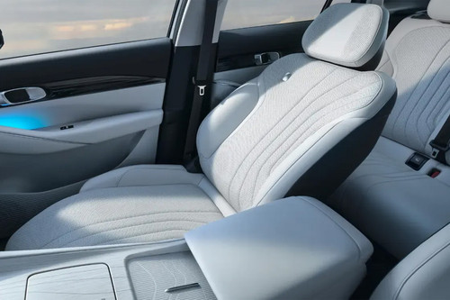  EX5 Front Seats