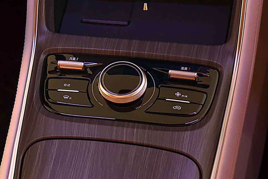Center Controls of Geely Galaxy A7 EM-i PHEV