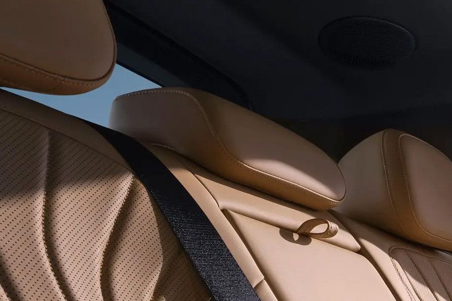 EX5 EM-i Rear Seat Head rest