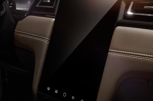 J7 touch screen