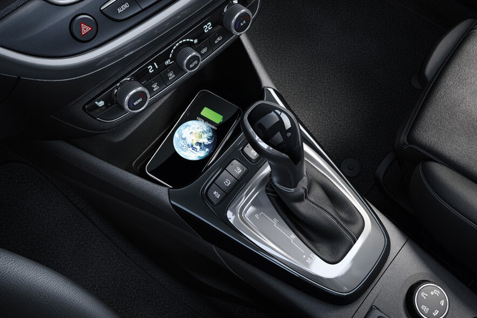 Power Accessories Outlet View of Opel Crossland