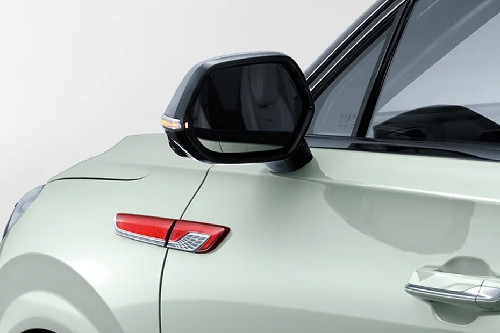 Hongqi HS3 Drivers Side Mirror Rear Angle