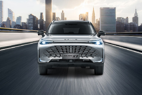 Full Front View of X7