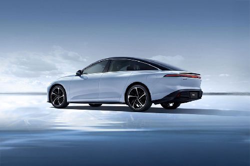 Rear Cross Side View of Forthing S7