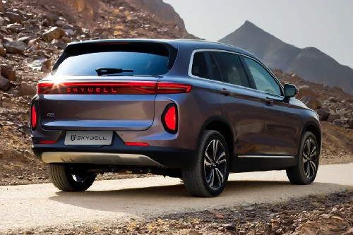 ET5 Rear angle view