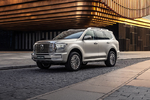 500 Front angle low view