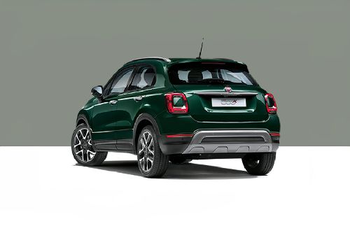 Rear Cross Side View of Fiat 500X