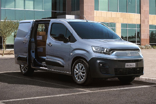 Fiat Doblo Front Cross Side View