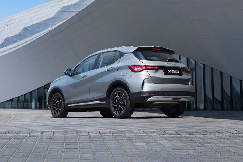Rear Cross Side View of Jetour X50
