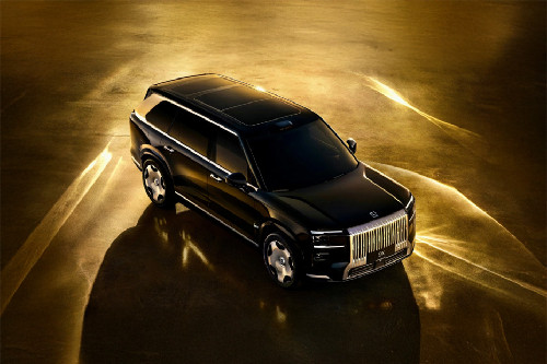 ZEEKR 9X Front Medium View