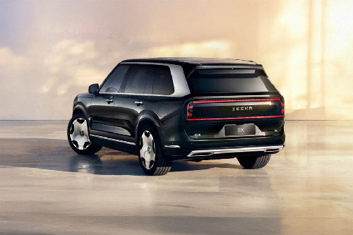 Rear Cross Side View of ZEEKR 9X