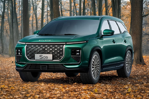 S09 Front angle low view