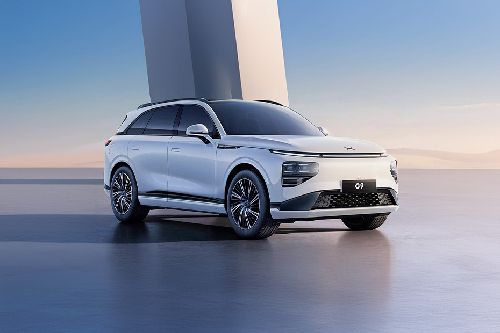 XPENG G9 Front Medium View