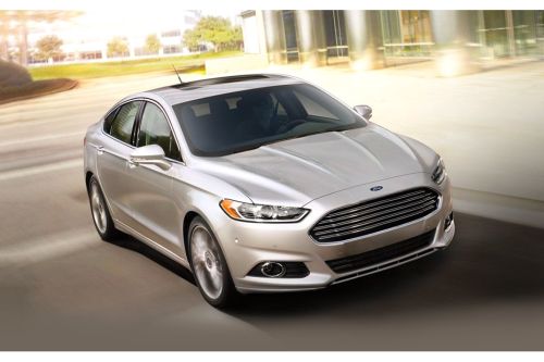 Ford Fusion Front Cross Side View