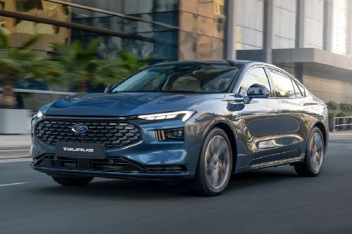 Ford Taurus Front Side View