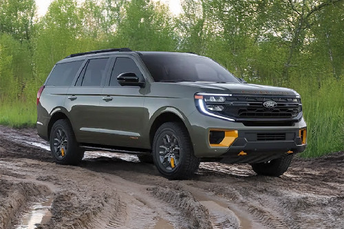 Ford Expedition Front Cross Side View