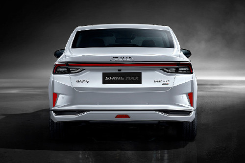 Full Rear View of DONGFENG Shine Max
