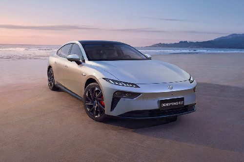 007 Medium Angle Front View