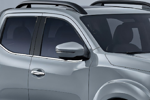 DONGFENG Rich 7 Drivers Side Mirror Front Angle