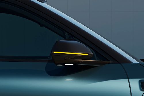 NIO EL8 Drivers Side Mirror Front Angle