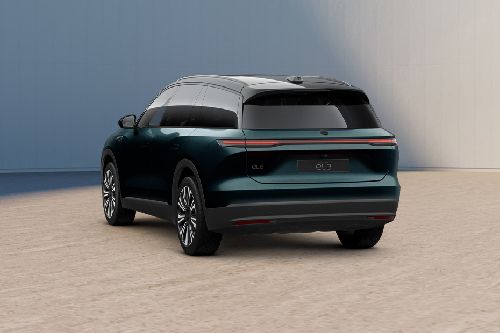 Rear Medium View of NIO EL8