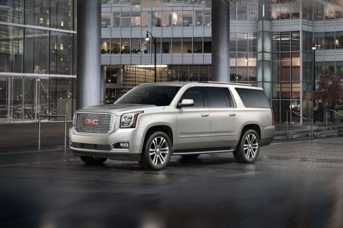 GMC Yukon XL (2022-2024) Front Side View