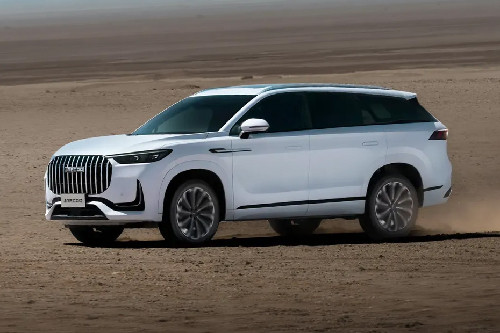 Jaecoo J8 Front Side View