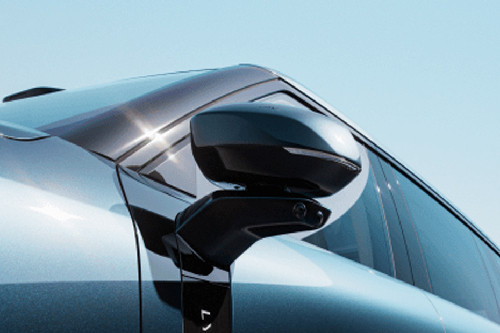 LYNK&CO 900 Drivers Side Mirror Front Angle