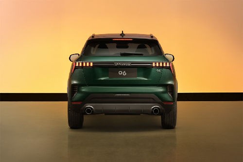 Full Rear View of LYNK&CO 06