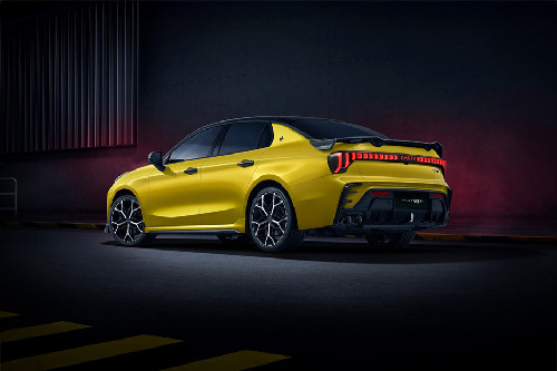 Rear Cross Side View of LYNK&CO 03 Plus