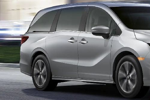 Honda Odyssey (2016-2024) Drivers Side Mirror Front Angle