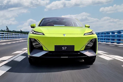 Full Front View of S07