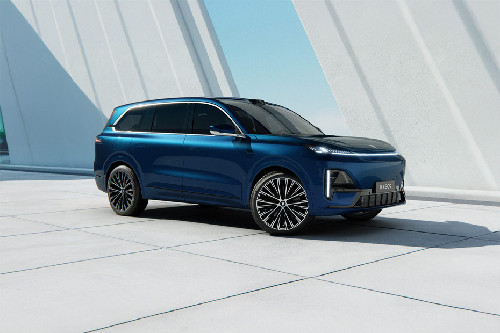Deepal S09 Front Medium View