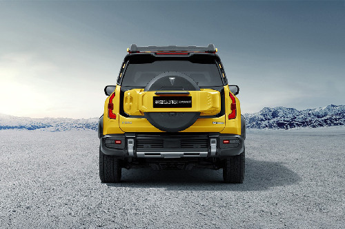 Full Rear View of Deepal G318