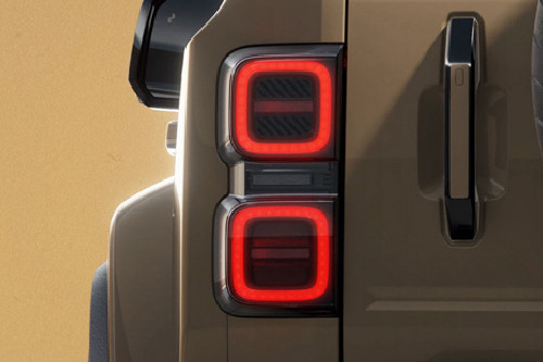 V27 Tail light