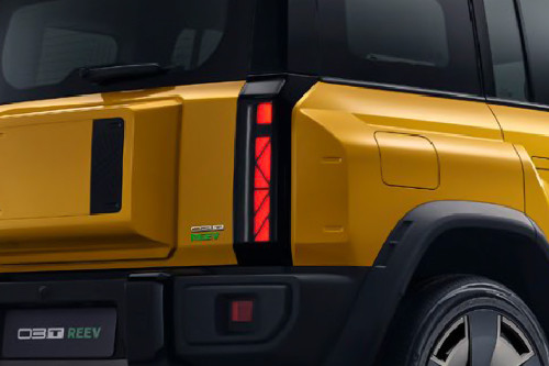 03T Tail light