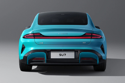 Full Rear View of Xiaomi SU7