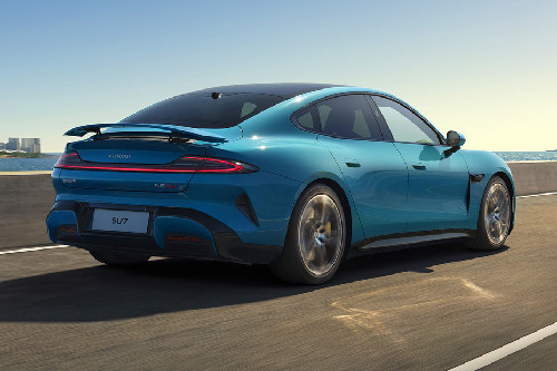SU7 Rear angle view