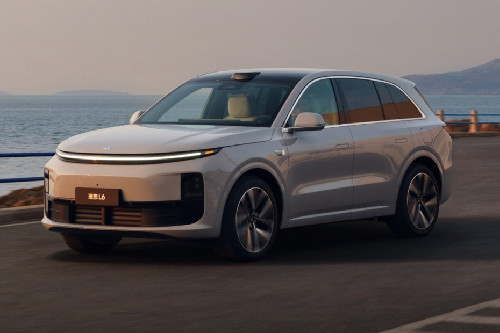 Li Auto L6 Front Side View