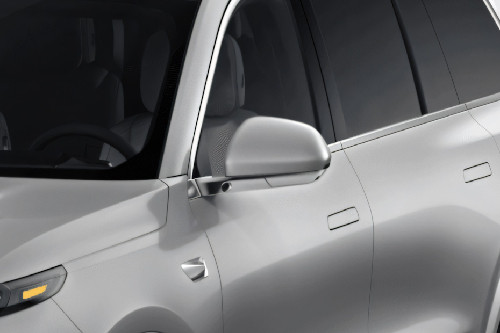 Li Auto L9 Drivers Side Mirror Front Angle