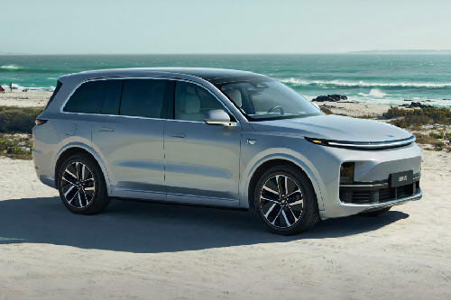 Li Auto L9 Front Cross Side View