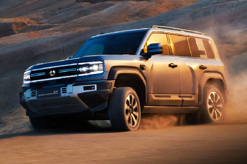 Denza B5 Front Side View