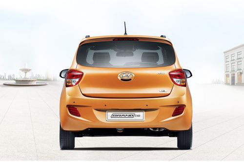 Full Rear View of Hyundai Grand i10 5DR