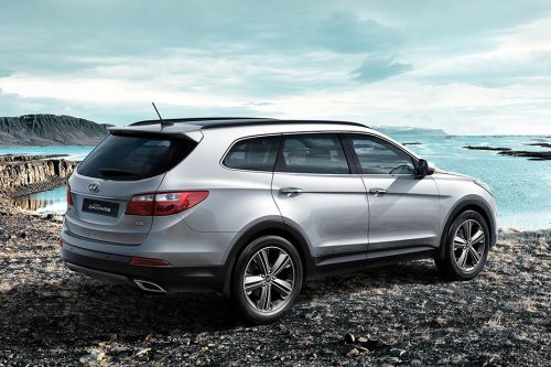 Grand Santa Fe Rear angle view