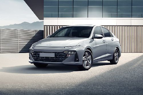 Hyundai Accent Front Cross Side View