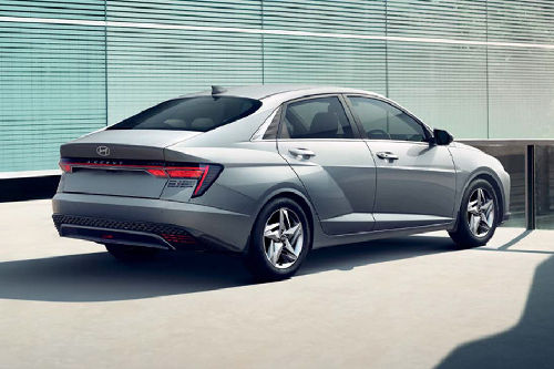 Accent Rear Medium Side View