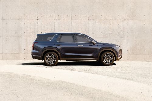 Palisade (2022-2024) Medium Angle Front View