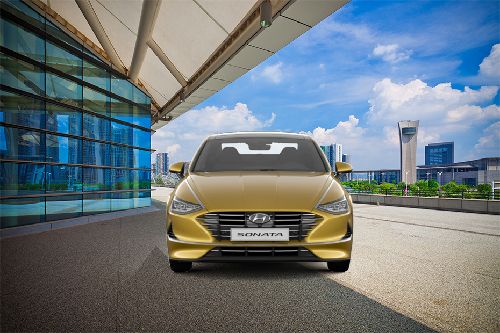 Full Front View of Sonata (2021-2023)